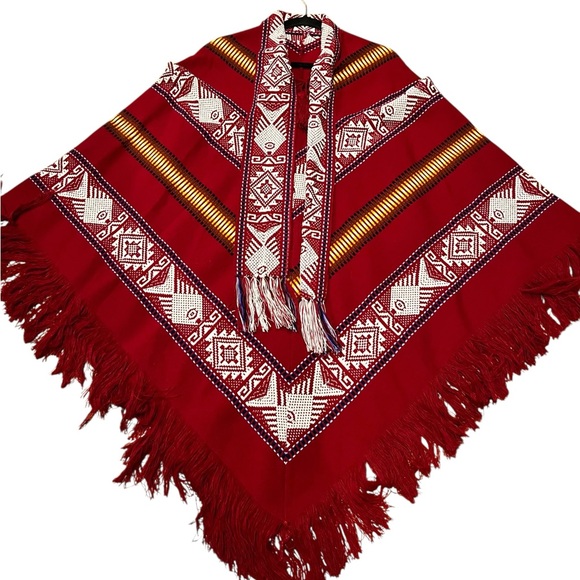 Vintage Andean Artisan tejidos v-neck geometric fringed poncho - Picture 8 of 12